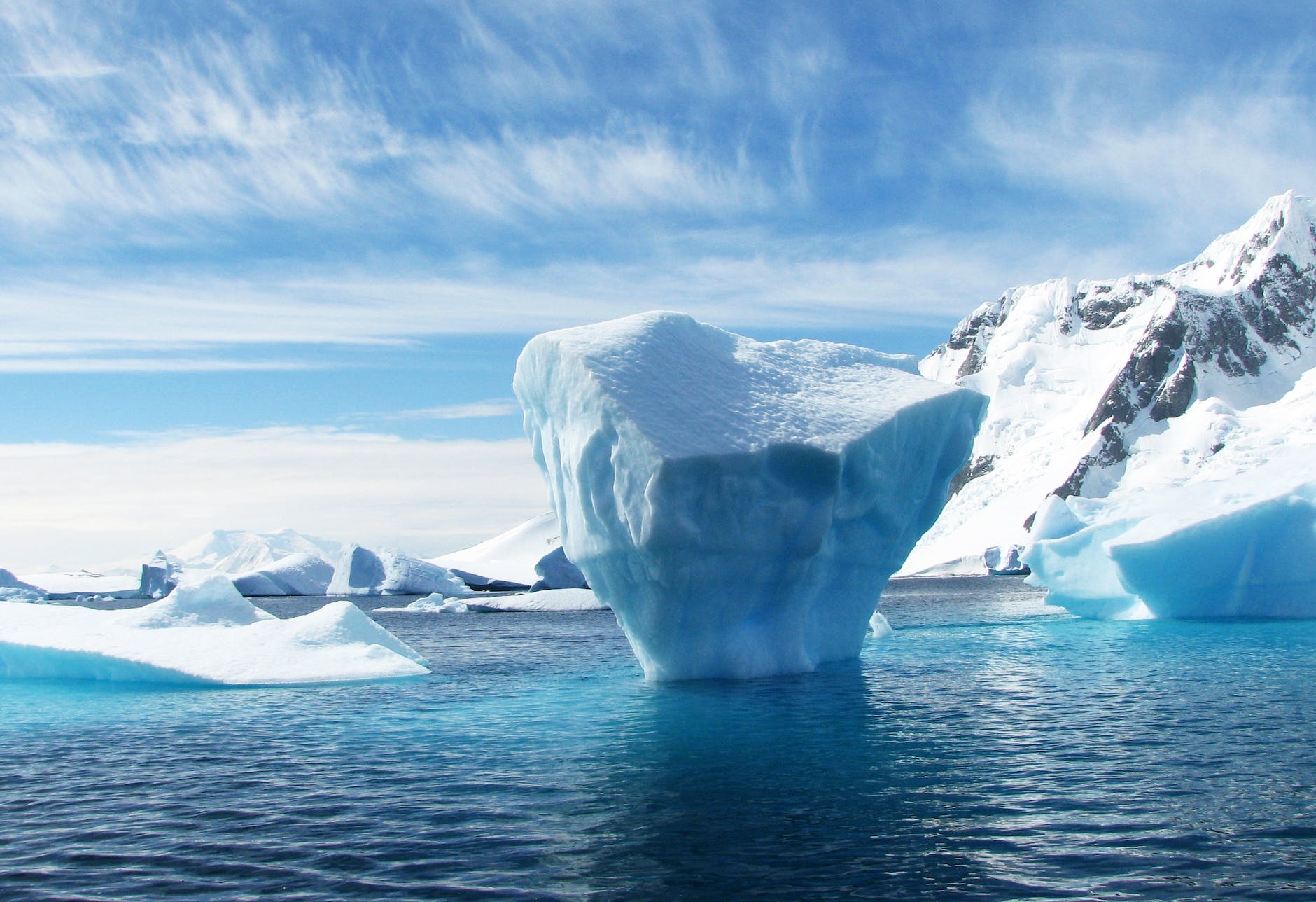 Hemingway’s Iceberg Technique – a Brutal Style of Writing